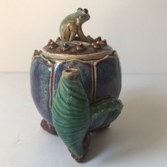 Stoneware art teapot with frog conch shell legs lotus leaf blue green unsigned - Picture 8 of 10
